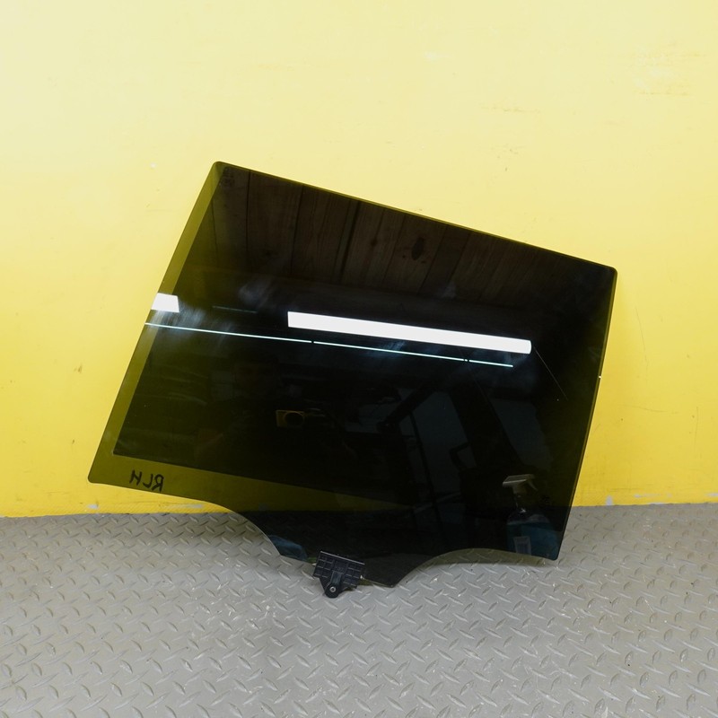 2024-2025 HYUNDAI SANTA FE REAR LEFT SIDE DOOR WINDOW GLASS OEM 83410R6010