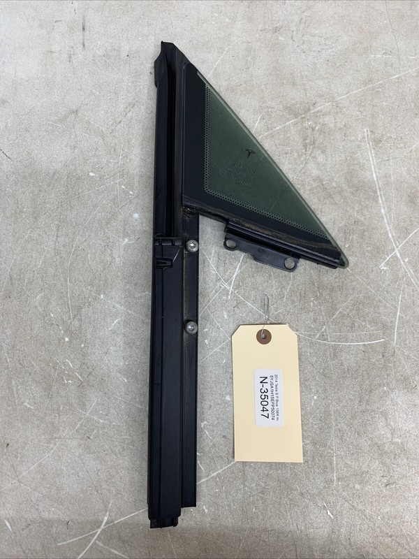 12-20 Tesla MS Front Right Door Window Corner Quarter Glass w/Seal 35047 B65