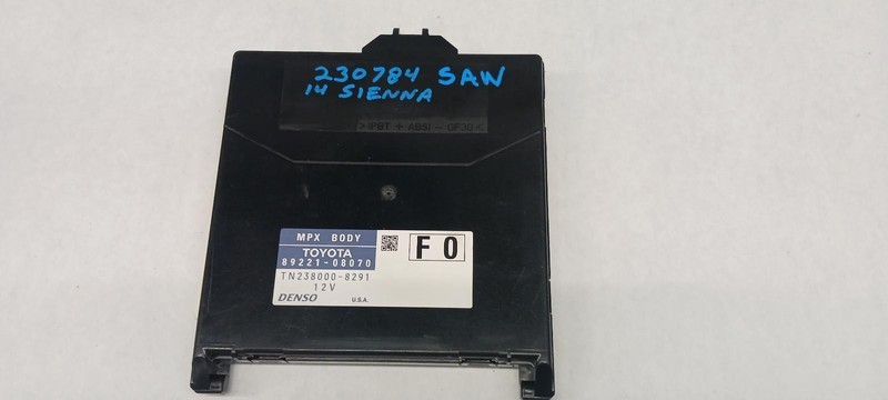 11-'13 TOYOTA SIENNA Multiplex Network body control module OEM 1 Year Wnty!