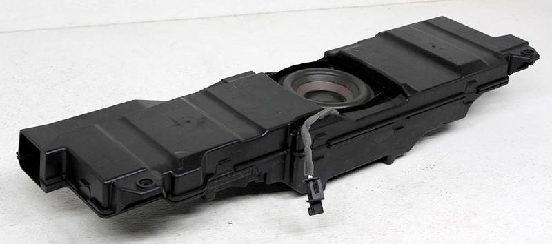 OEM BOSE Floor Speaker For XT6 XT5 Enclave Blazer Acadia Traverse Plug Chipped