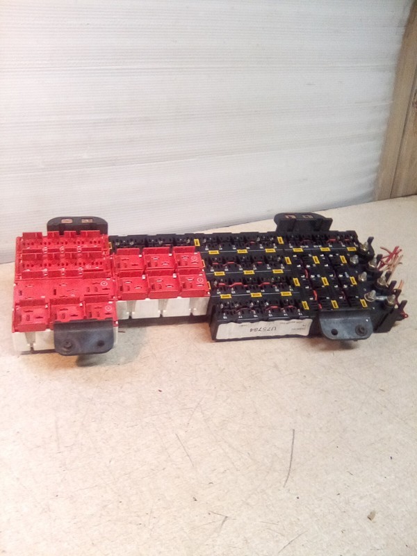 Sterling Freightliner A06-44320-000 Fuse Relay Block