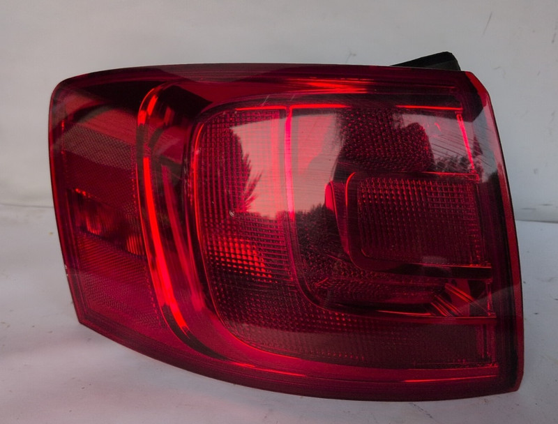 2011 2014 Volkswagen Jetta Right PASSENGER Tail Light Assembly