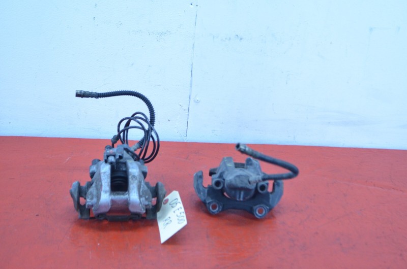03-09 MERCEDES-BENZ W211 E500 REAR LEFT / RIGHT BRAKE CALIPER SET OEM