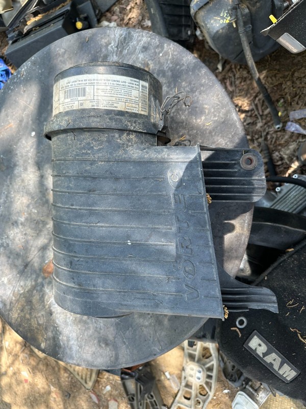 01 02 SAVANNA EXPRESS VAN 1500 2500 3500 AIR FILTER CLEANER INTAKE BOX 5.0 5.7