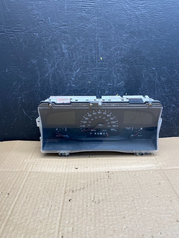 1998 to 2002 Lincoln Town Car Speedometer Gauge Cluster ac9393 DG