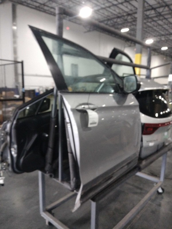 2019 Honda Ridgeline Right Front Door Silver Used OEM 321100 111K Miles