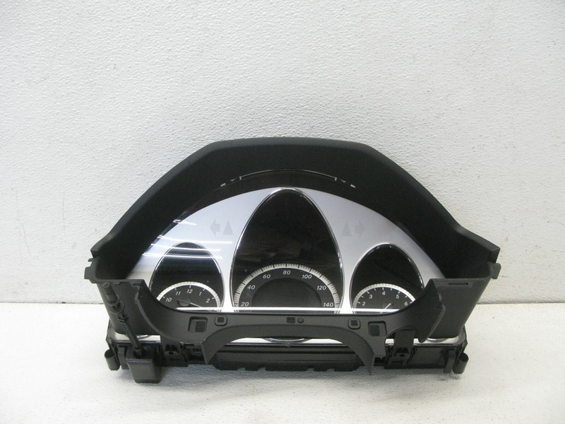 10 2010 MERCEDES W212 E350 E550 SEDAN INSTRUMENT CLUSTER SPEEDOMETER OEM 121423B
