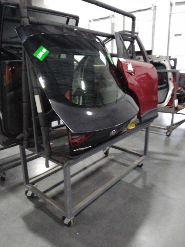 Used Deck Lid fits: 2019 Kia Stinger manual liftgate Grade C