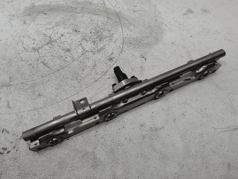 2019-2024 TOYOTA CAMRY 2.5L ENGINE MOTOR FUEL INJECTION DELIVERY RAIL OEM
