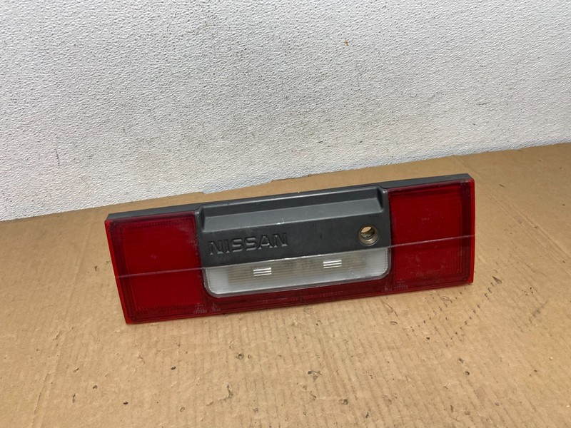 1987 to 1989 Nissan 300ZX Rear Trunk Center Tail Light OEM AD0977 DG