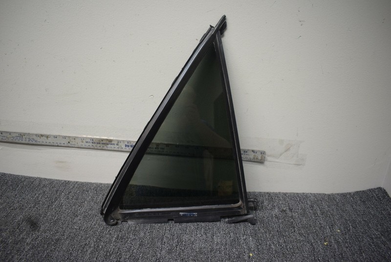 MERCEDES BENZ W123 LEFT REAR WINDOW GLASS FACTORY OEM