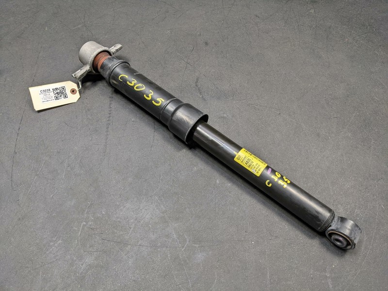 Rear Right or Left Strut Shock Absorber 2019 Chevrolet Trax 94550927 2015-2021