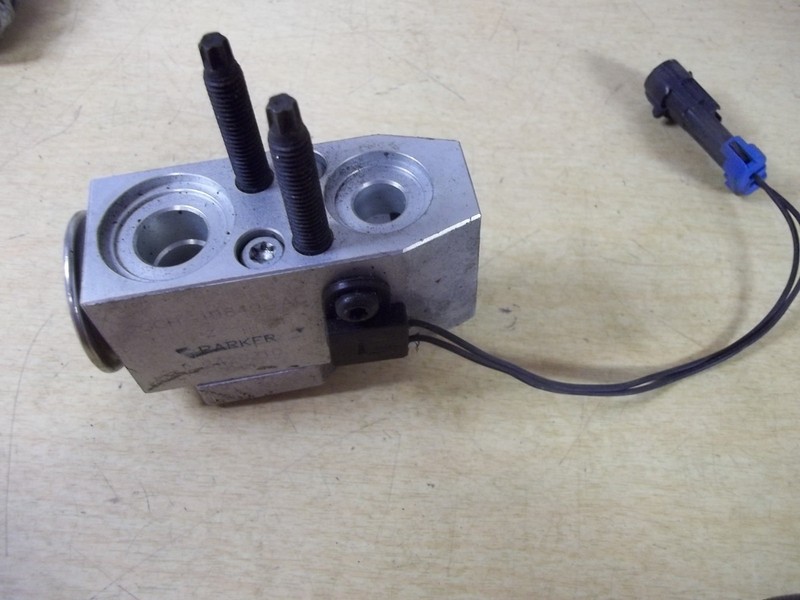 Parker 2GCH-19849-AC Valve Assembly 2420210 *FREE SHIPPING*