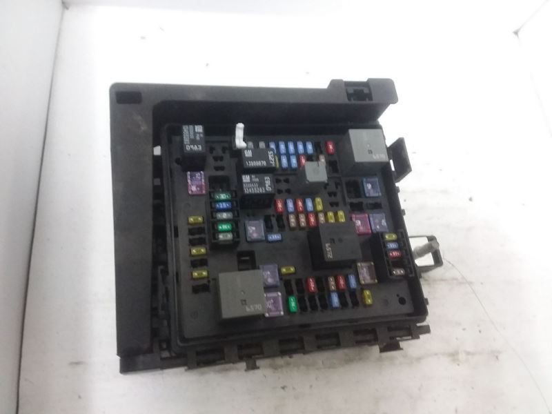 Engine Fuse Junction Box 20-23 Cadillac XT6 84951825