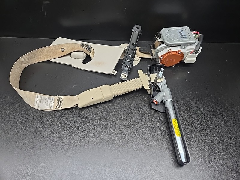 INFINITI Q50 2014-2017 DRIVER Side Front LEFT Seat Belt Retractor OEM BEIGE