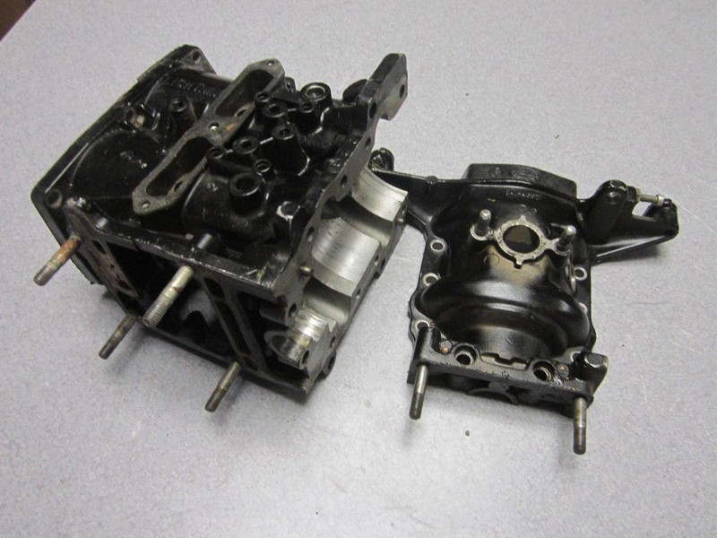 2756A7 Mercury 7.5 75 & 9.8 110 Hp Cylinder Block & Crankcase