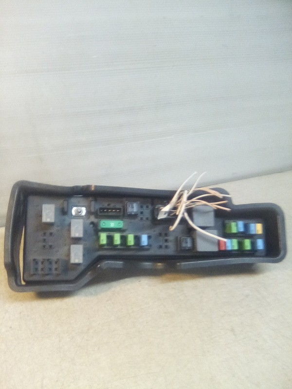 2018 Mack 22074843-04 82732384 Fuse & Relay Box