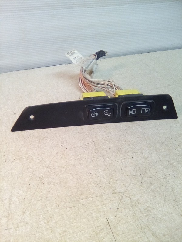 Mack Switch Panel RH 71RU3359M