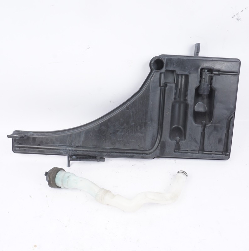 2014 - 2019 MASERATI GHIBLI WINDSHIELD WASHER FLUID RESERVOIR TANK 670006414 OEM