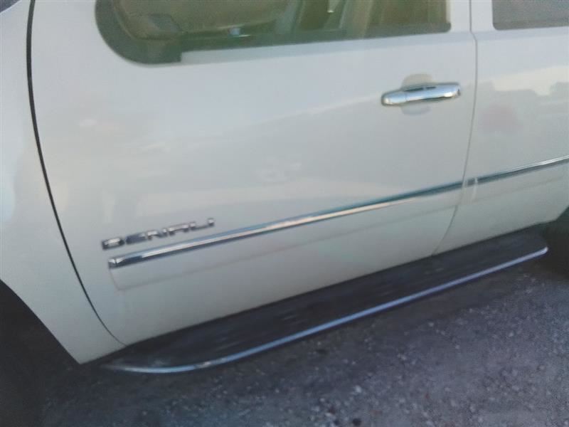 Driver Left Front Door Thru 11/14/10 Fits 07-11 AVALANCHE 1500 3349004