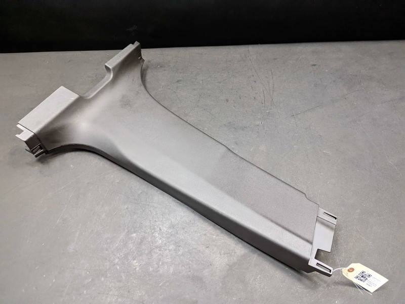 Center Right B Pillar Lower Trim Panel 2018 Chevrolet Equinox 84314874 19-23 X