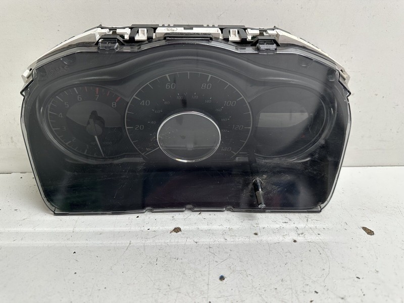 2015-2019 Nissan Versa HTBK SR SV Cluster Speedometer Tach Gauges Panel Oem