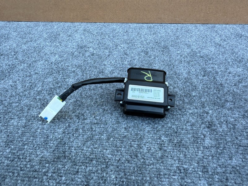 HYUNDAI GENESIS SEDAN & G80 15-20 OEM FRONT RIGHT RH SEAT AIR DUCT CONTROLLER