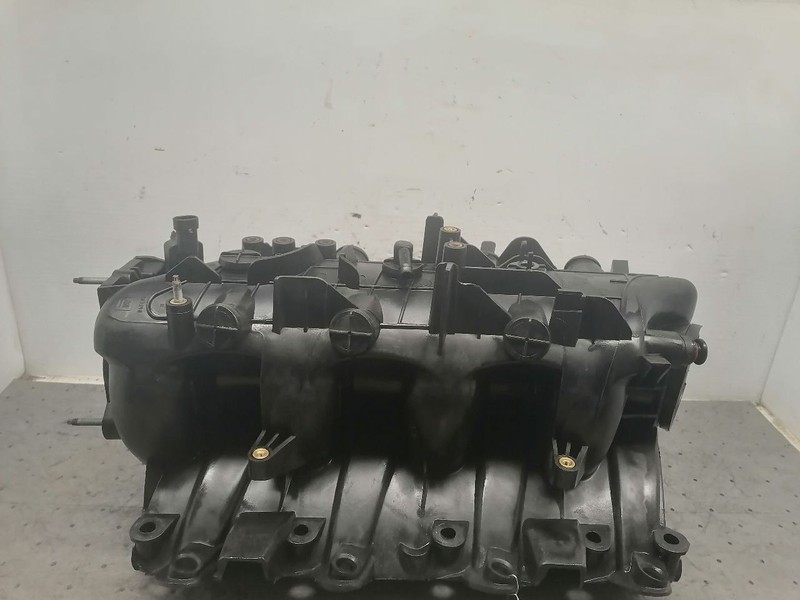 Intake Manifold 5.3L Fits 03 EXPRESS 1500 VAN 1487557