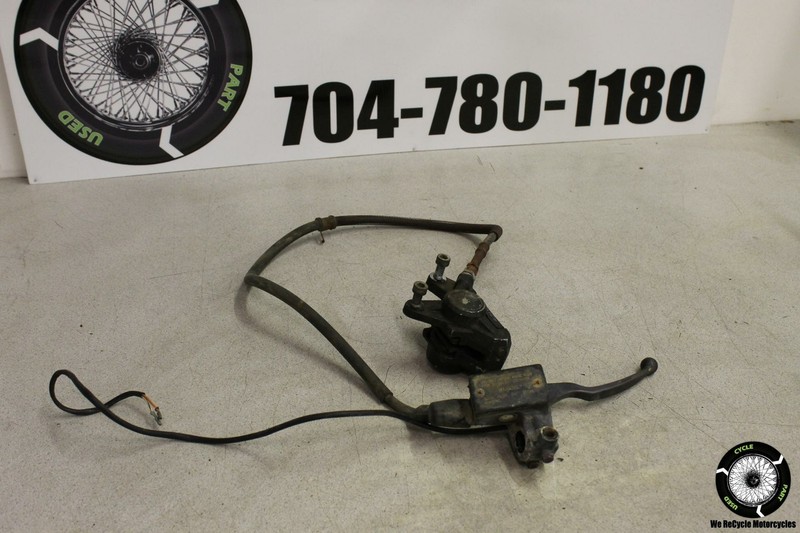 1984 Suzuki GS 550 L FRONT BRAKE CALIPER MASTER CYLINDER RESERVOIR ASSEMBLY 84