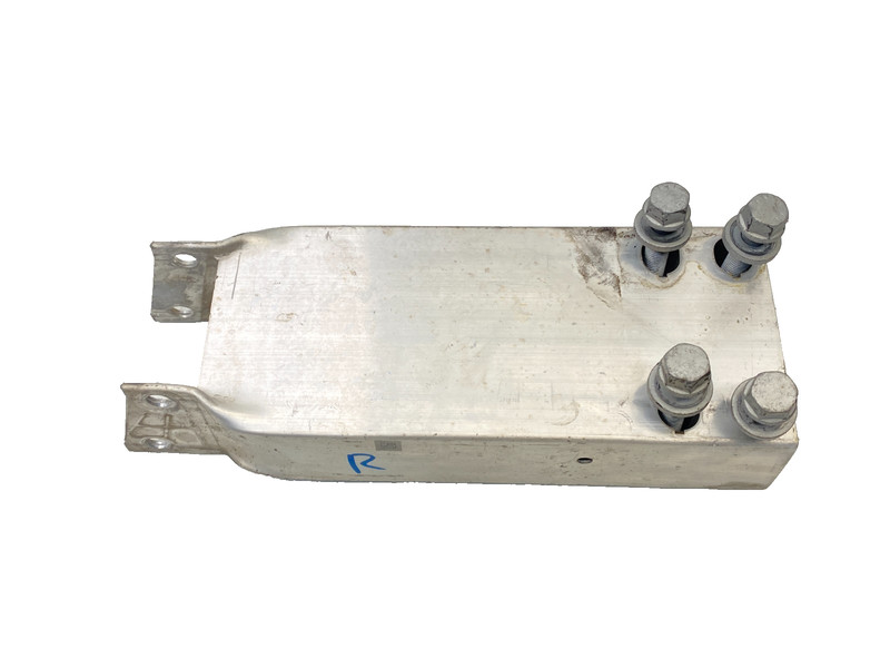 17-20 MERCEDES E400 E450 W213 FRONT RIGHT REINFOCEMENT BRACKET OEM #A0.60