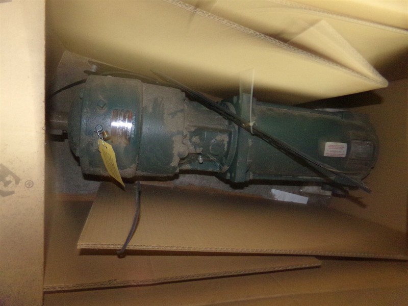 Allen Bradley 1326 AC Servo Motor w/ Dodge 210-DM4A 3079885001FG Gear Reducer