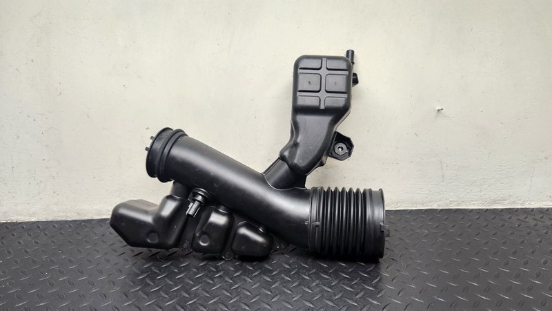 21-24 Jeep Grand Cherokee 3.6L Air Cleaner Intake Duct OEM 68376821AB