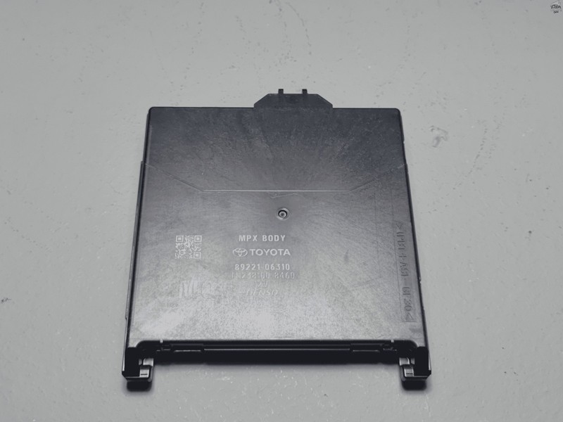 2018-2019 TOYOTA CAMRY MULTIPLEX NETWORK BODY CONTROL MODULE OEM