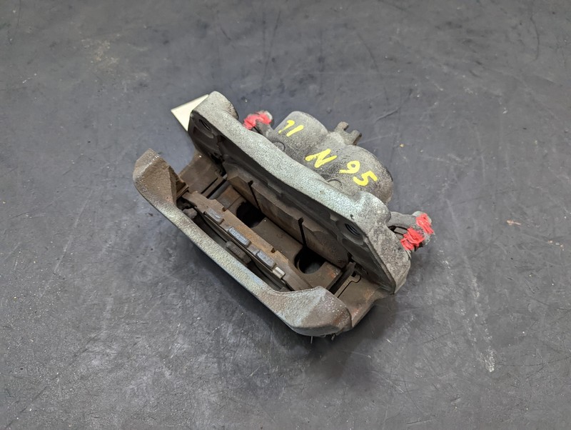 Front Right Brake Caliper 2017 Nissan Pathfinder 41001-3JA0C 2013 2014-2018 2019