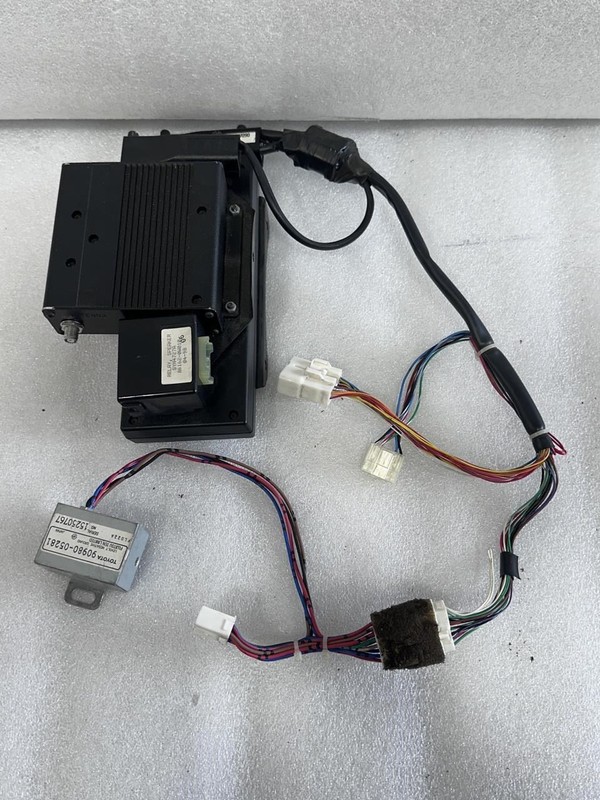 1998 1999 2000 LEXUS LS400 PHONE TRANSCEIVER SPEAKER RELAY NOISE FILTER MODULE