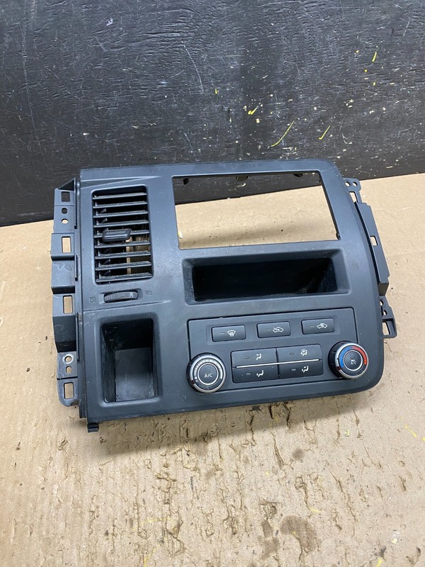 2012-2021 Nissan NV2500 NV3500 Radio Bezel Center Trim Climate Control T8580 DG