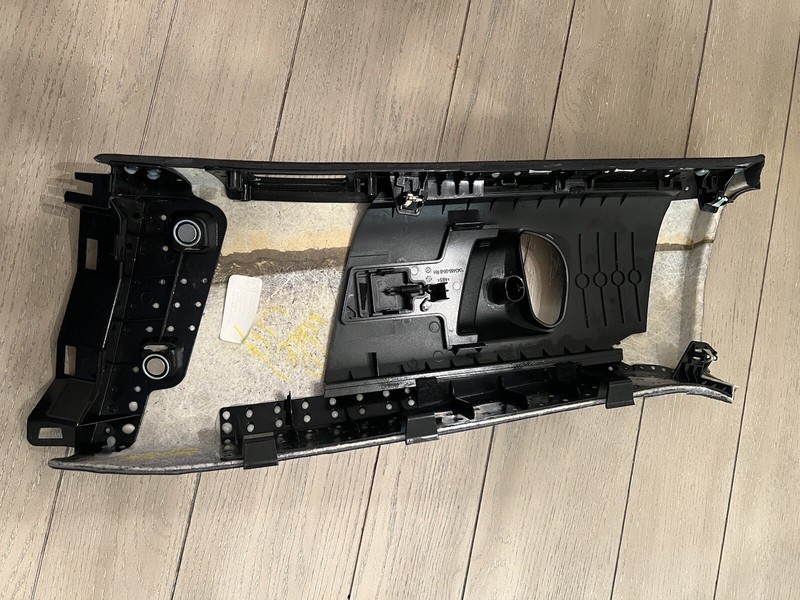 2021-2023 Tesla Model X Right B Pillar Upper Trim Cover 1650108-99-D 2765 U6