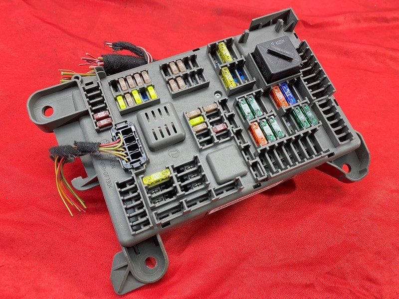 07-14 BMW E70 E71 X5 X6 M Rear Power Distribution Fuse Relay Junction Box OEM✅