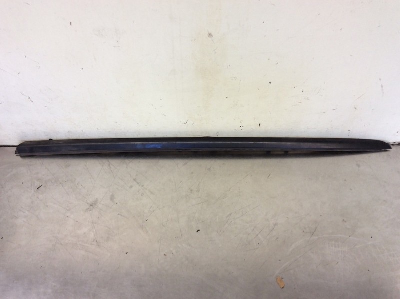 01 02 03 04 05 Civic 2DR Right Front Windshield Side Molding Assembly Used OEM