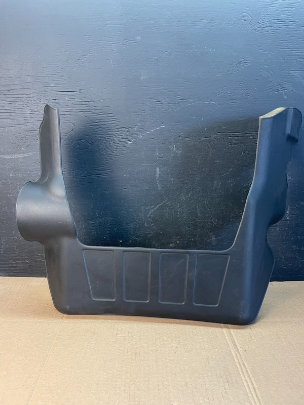 2008 to 2009 Jeep Grand Cherokee 4.7L 8 Cyl Engine Cover AC2162