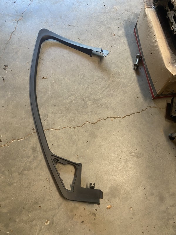 2014 FORD TAURUS LIMITED RIGHT FRONT UPPER WINDOW TRIM AG13-5420904-AFW OEM