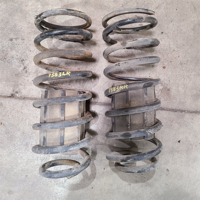 94-98 Mustang Gt Rear Suspension Coil Springs Pair Aa7383