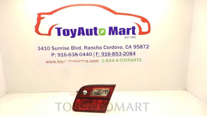 98-99 TOYOTA AVALON PASSENGER SIDE REAR RIGHT TAIL LIGHT