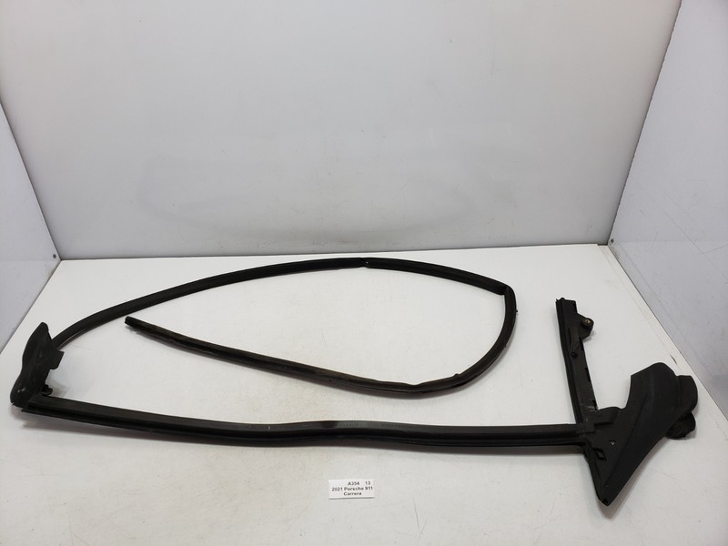 ✅ 20-24 OEM Porsche 911 Carrera 992 Front Right Door Weatherstrip Seal 23k