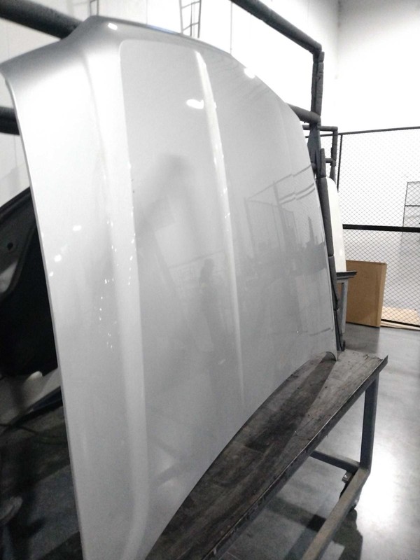 2016 Lincoln Navigator OEM White Hood Panel - Chipped Paint, 137k Miles
