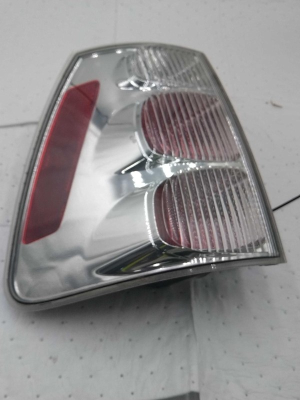 2007 Chevrolet Equinox Right Tail Light Assembly Black 366592 Used OEM