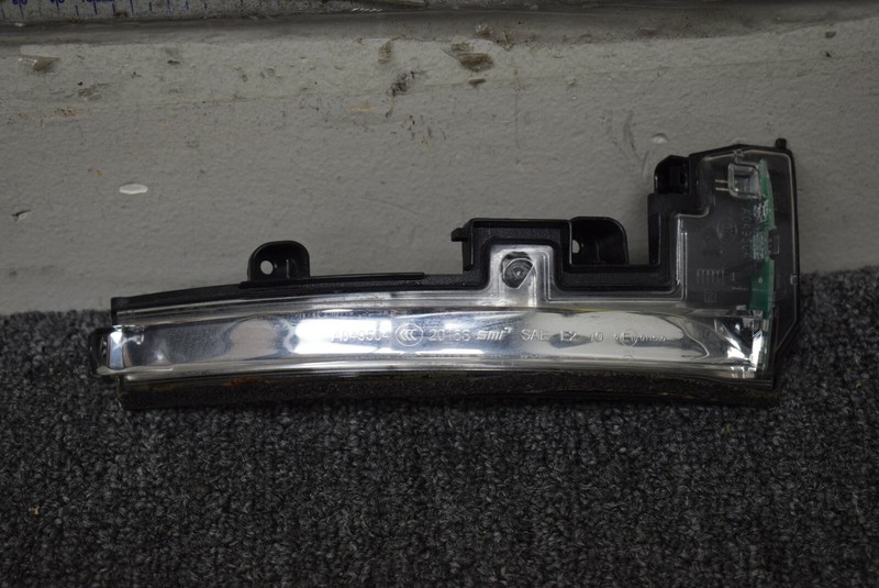 SIDE MIRROR RIGHT SIDE SIGNAL LAMP FACTORY OEM