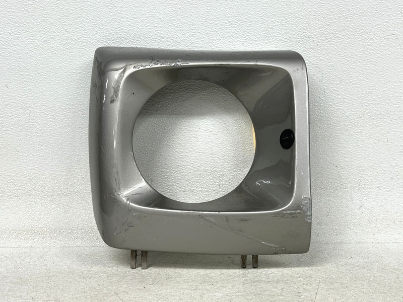 ⭐2002-2008 MERCEDES-BENZ G-CLASS FRONT RIGHT HEAD LAMP BEZEL COVER OEM LOT2671