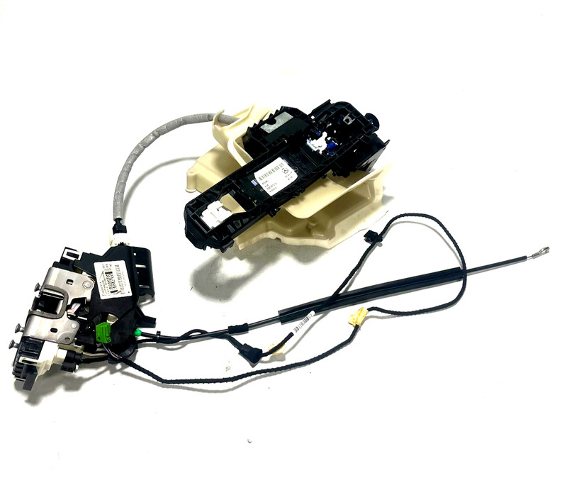📌 10-20 MERCEDES SLC300 RIGHT DOOR LOCK LATCH ACTUATOR W/ DOOR LOCK COVER OEM