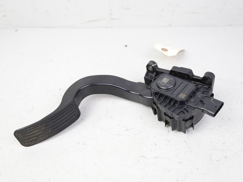 TESLA MODEL 3 ACCELERATİON GAS PEDAL PAD THROTTLE SENSOR ASSEMBLY 12K 2017-2023